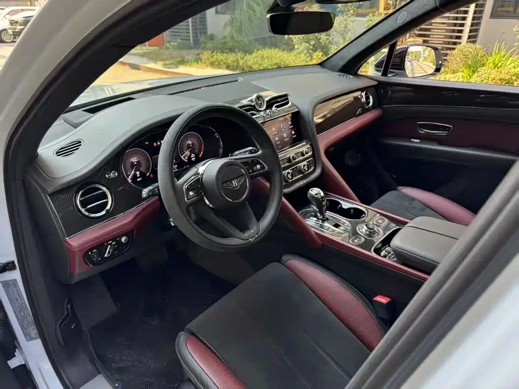 Bentley Bentayga — миниатюра 5