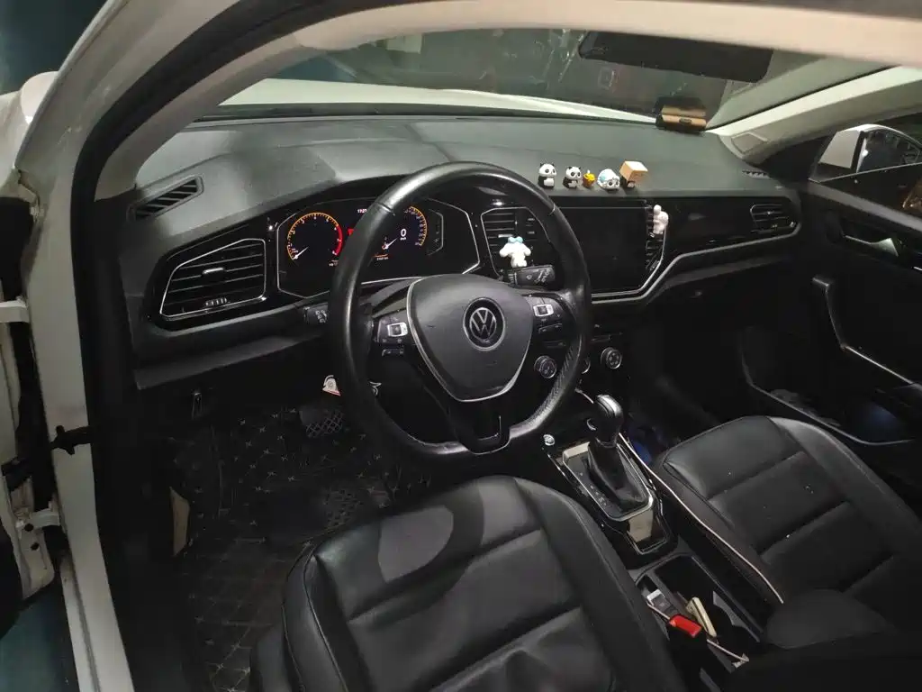 Volkswagen T-Roc — миниатюра 6