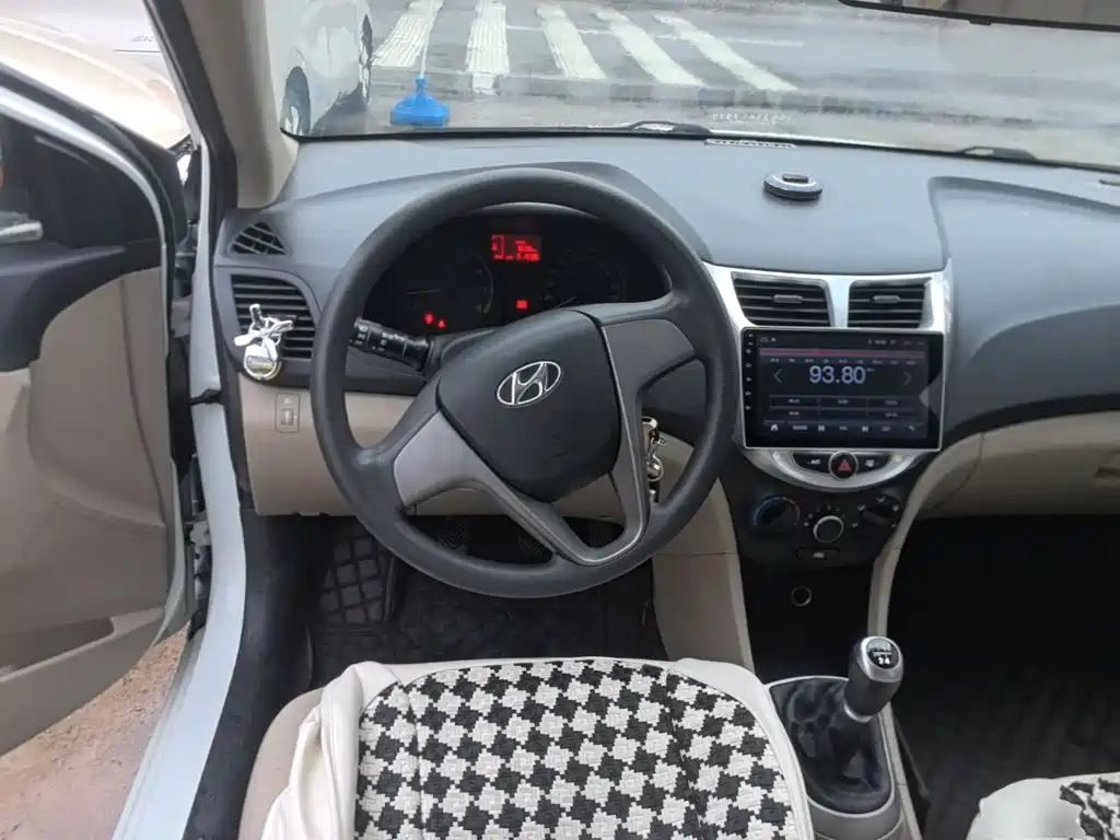 Hyundai Verna — миниатюра 11