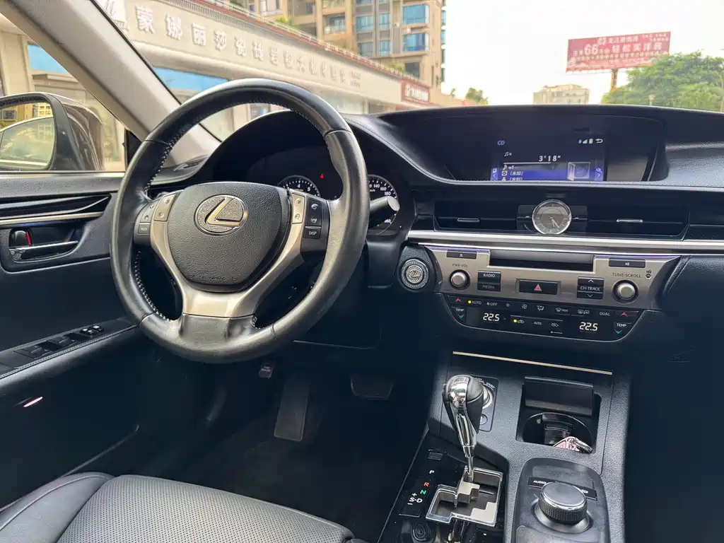 Lexus ES — миниатюра 15