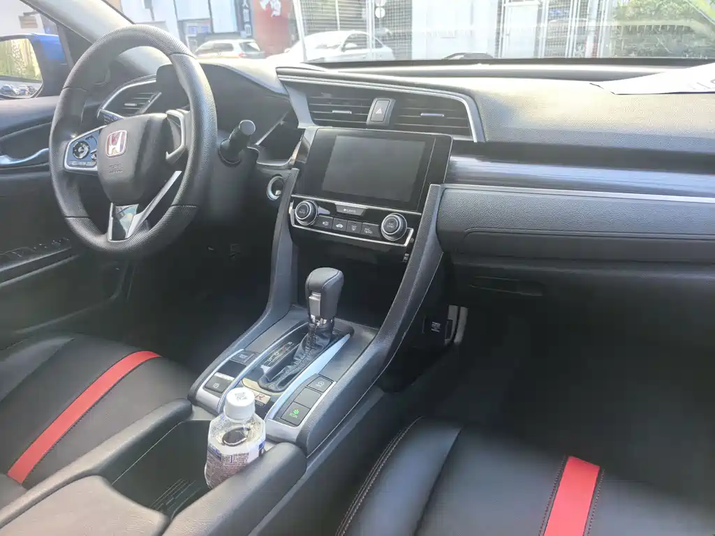 Honda Civic — миниатюра 9