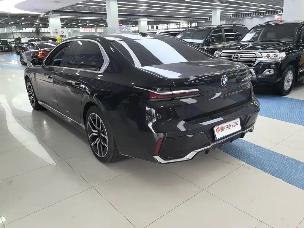 BMW 7 Series 7 2023 735Li M Sport