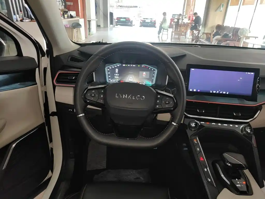 Lynk & Co 06 — миниатюра 11