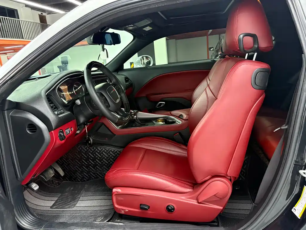 Dodge Challenger 2019 3.6L AT