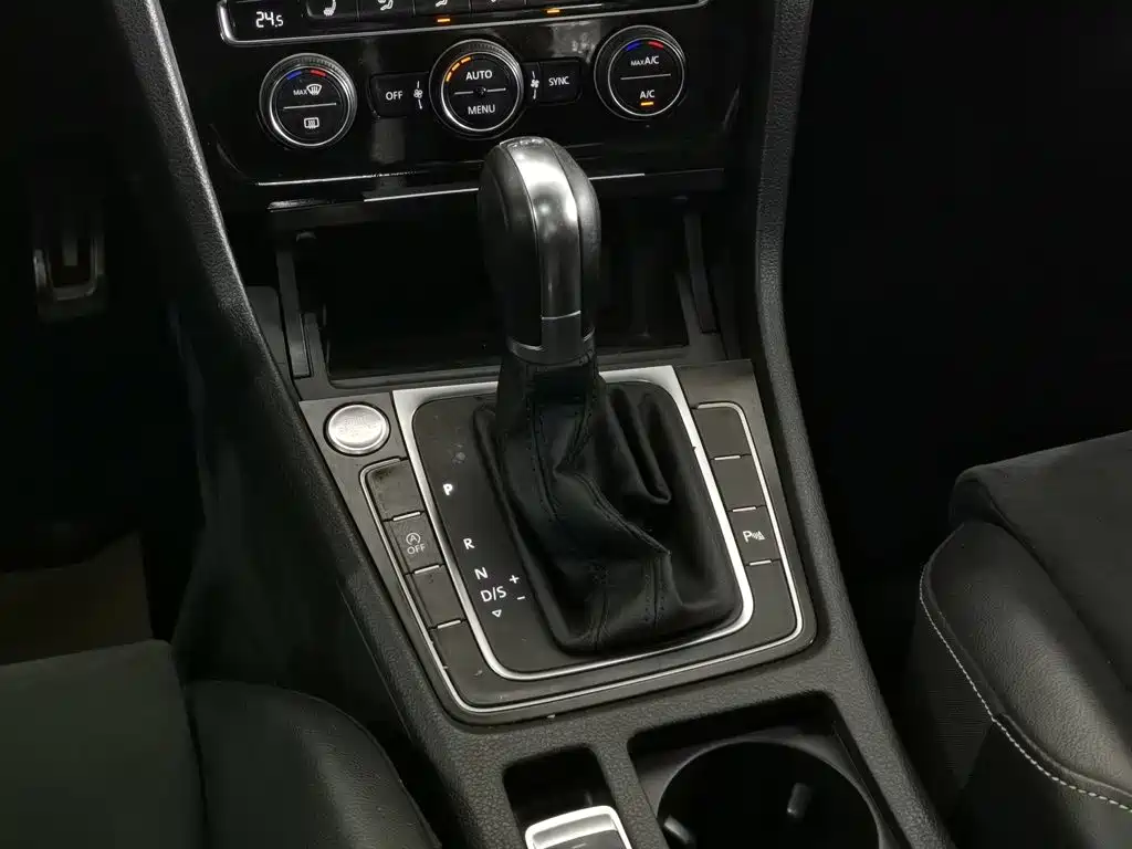 Volkswagen Golf — миниатюра 13