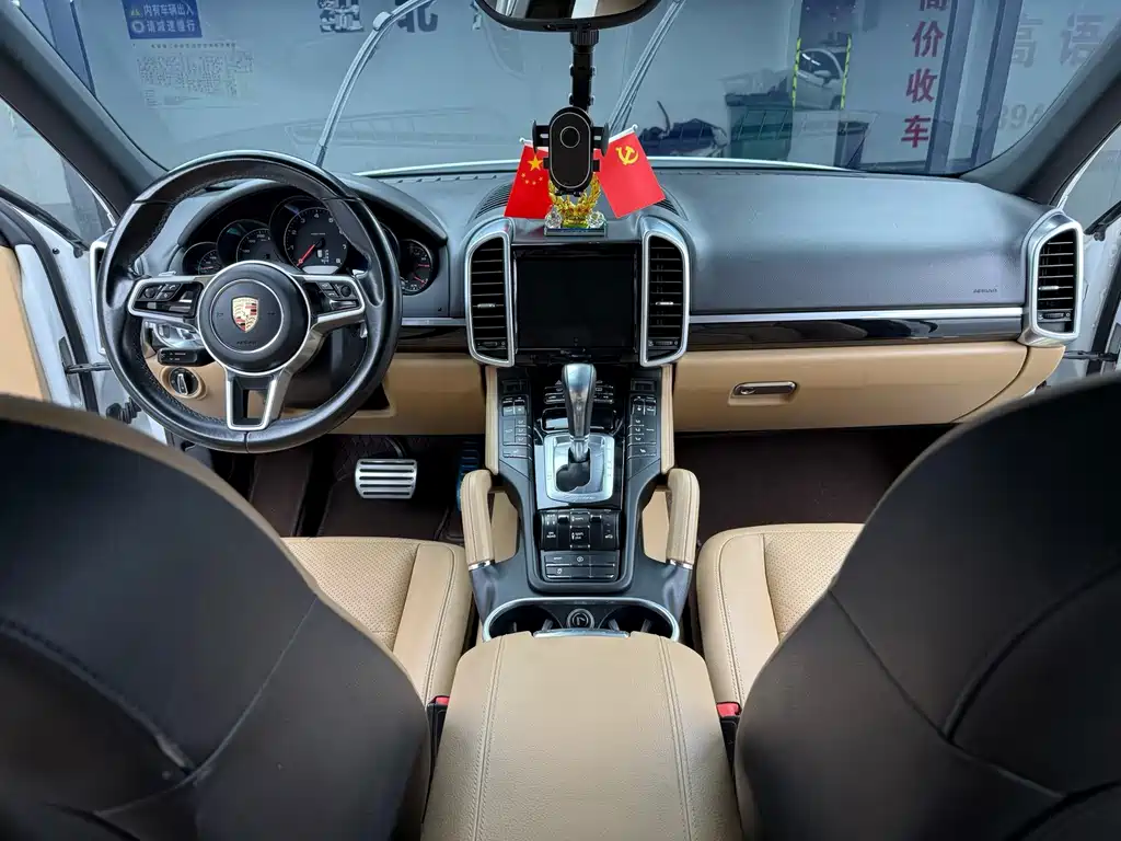 Porsche Cayenne — миниатюра 14