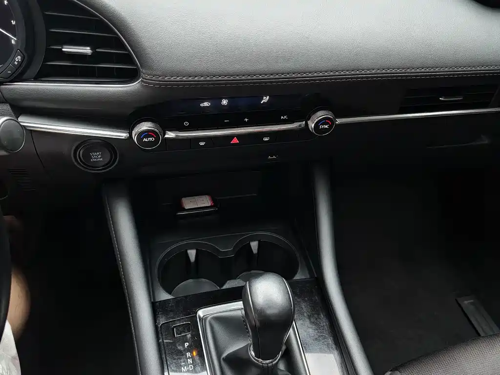 Mazda 3 Axela — миниатюра 12