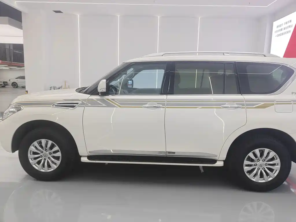 Nissan Patrol — миниатюра 5