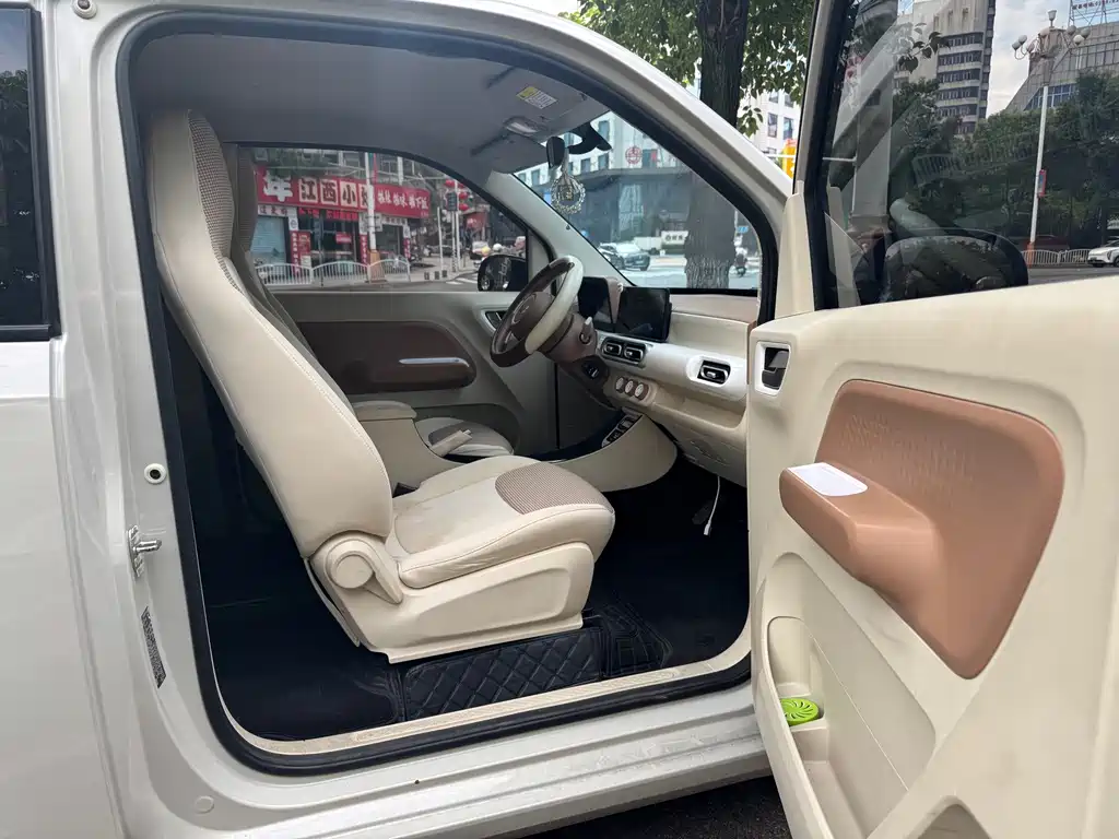 Wuling MINIEV — миниатюра 4