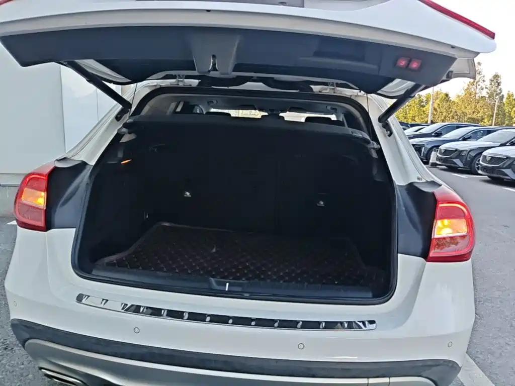 Mercedes-Benz GLA — миниатюра 19