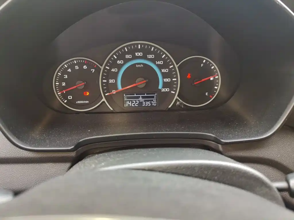 Wuling Hongguang V — миниатюра 13
