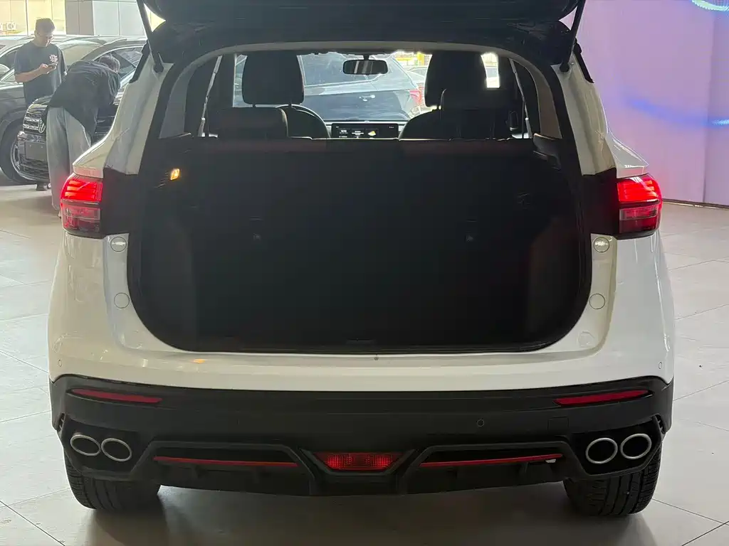 Geely Binyue — миниатюра 11