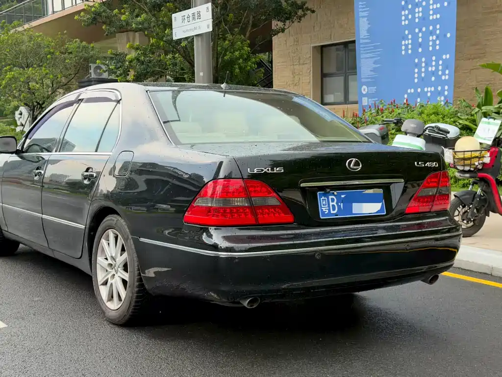 Lexus LS — миниатюра 9