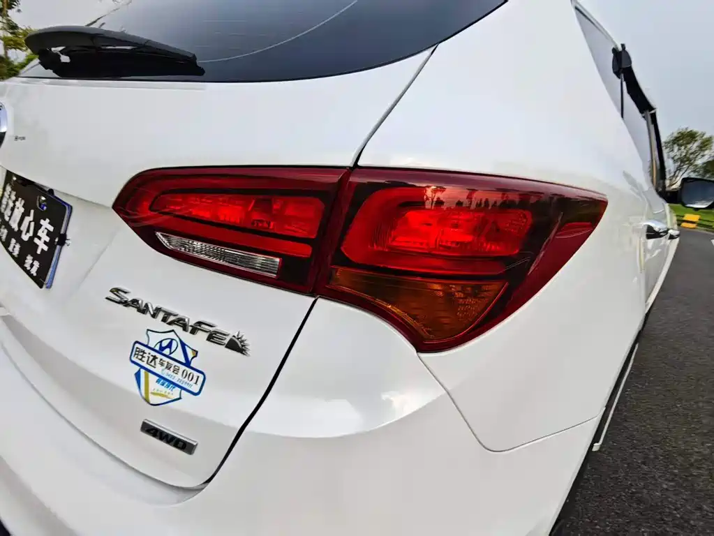 Hyundai Santa Fe — миниатюра 17