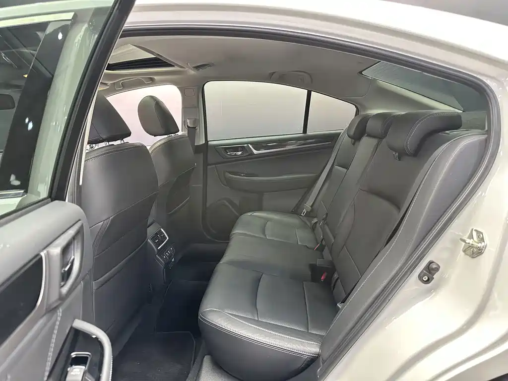 Subaru Legacy — миниатюра 5