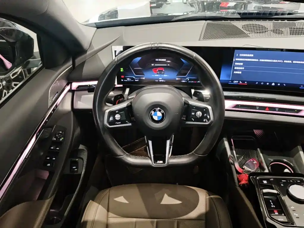 BMW 5 Series — миниатюра 11