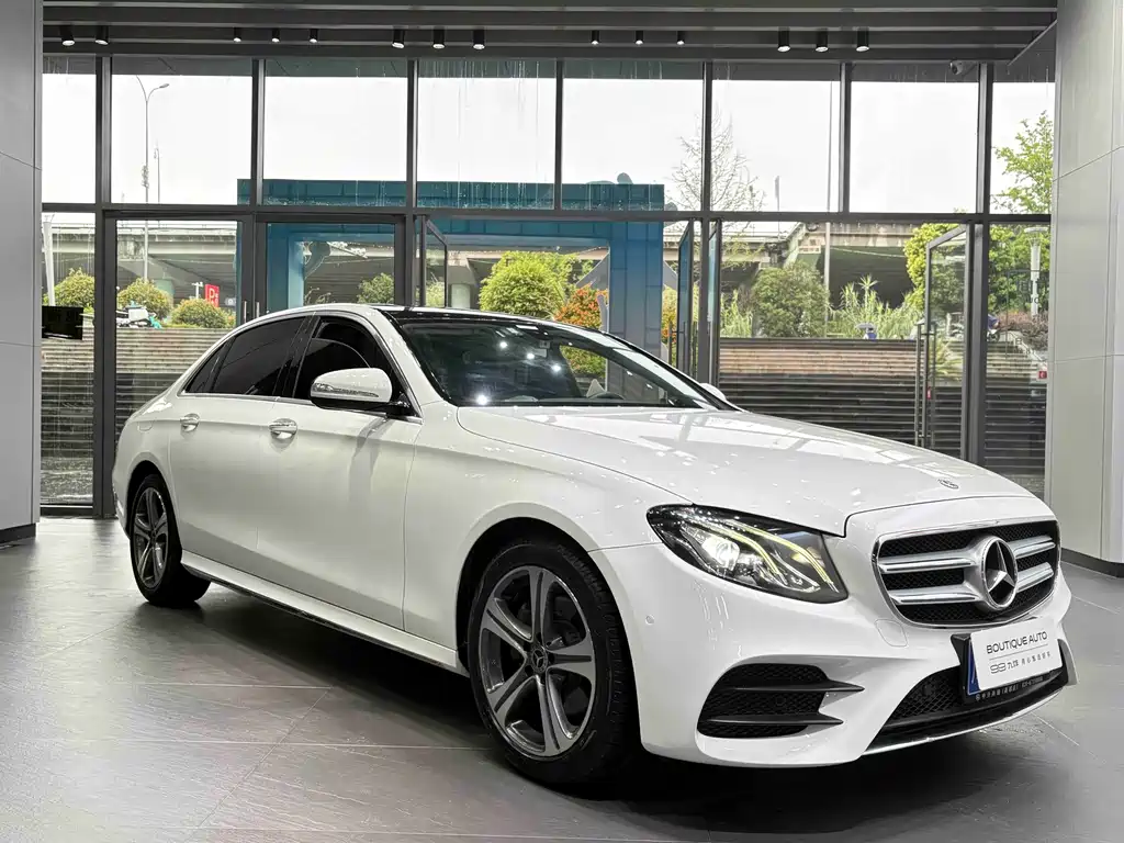 Mercedes-Benz E-Class — миниатюра 3