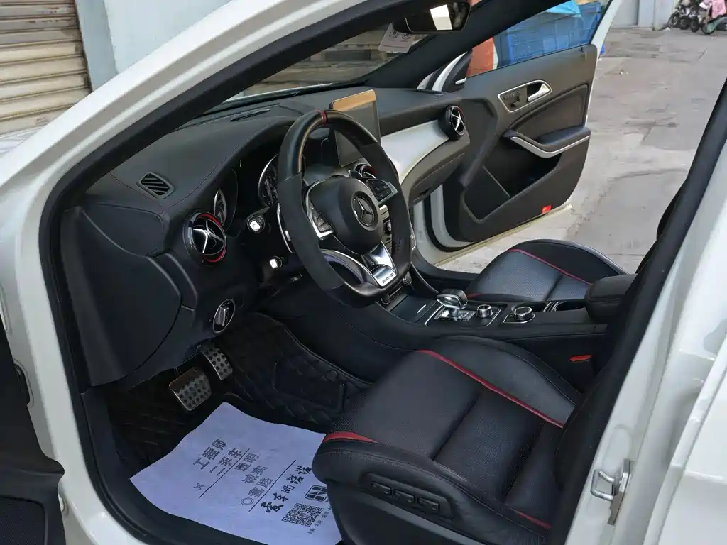 Mercedes-Benz GLA AMG — миниатюра 9