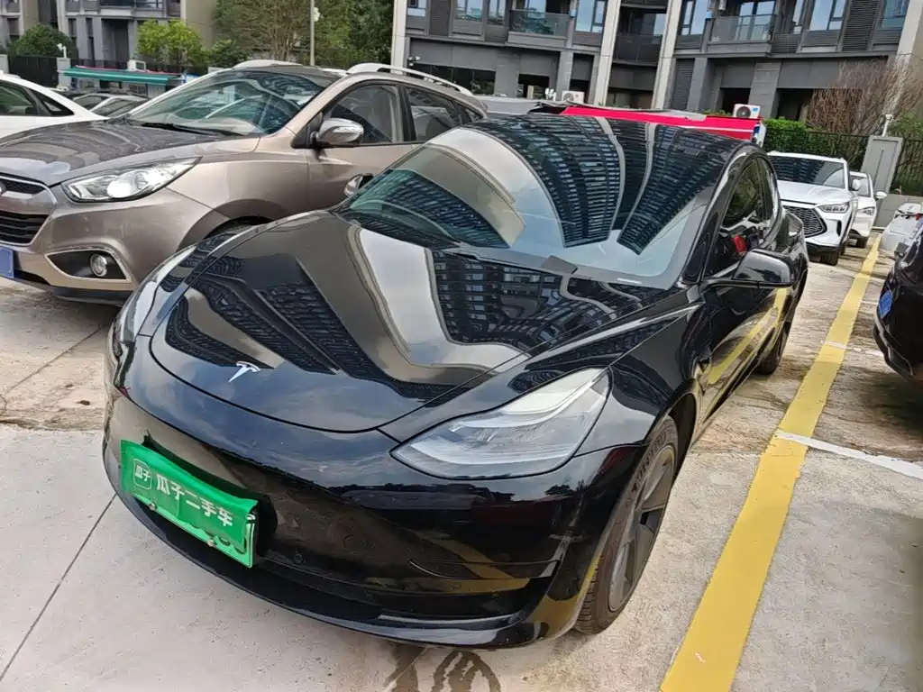 Tesla Model 3 — миниатюра 2