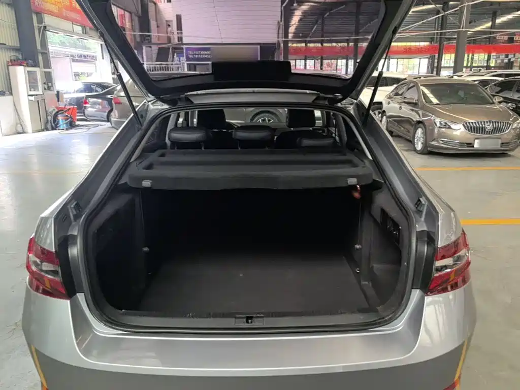 Skoda Superb — миниатюра 19