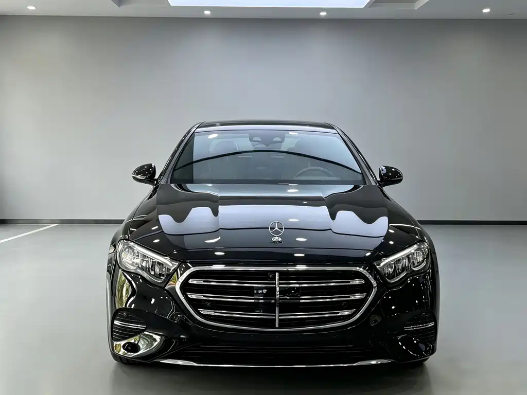 Mercedes-Benz E-Class — миниатюра 2