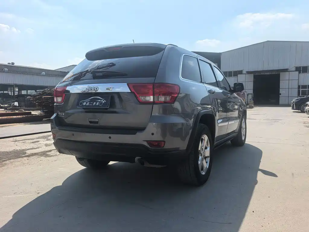 Jeep Grand Cherokee (Import) — миниатюра 4