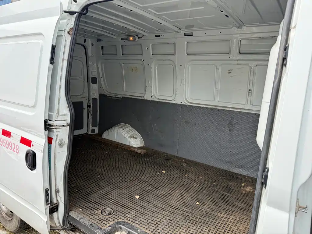 MAXUS V80 — миниатюра 7