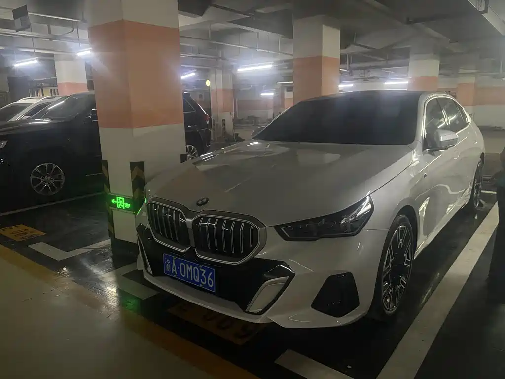BMW 5 Series 2024