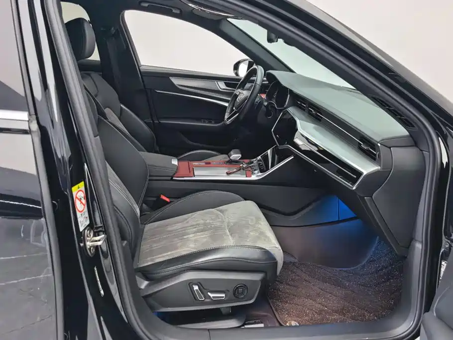 Audi A6L 2023 40 TFSI Luxury