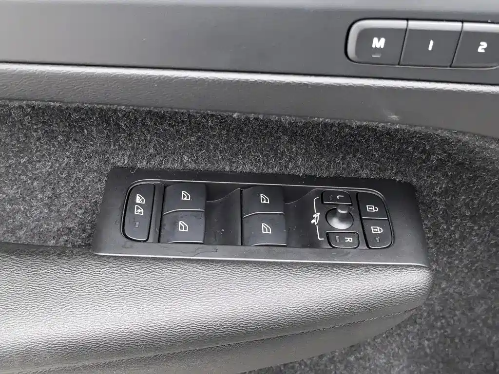 Volvo XC40 — миниатюра 9