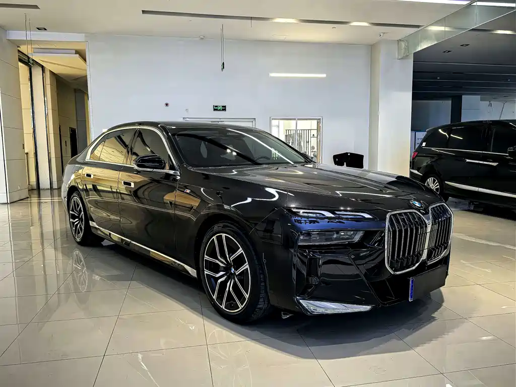 BMW 7 Series 7 2023 735Li M Sport