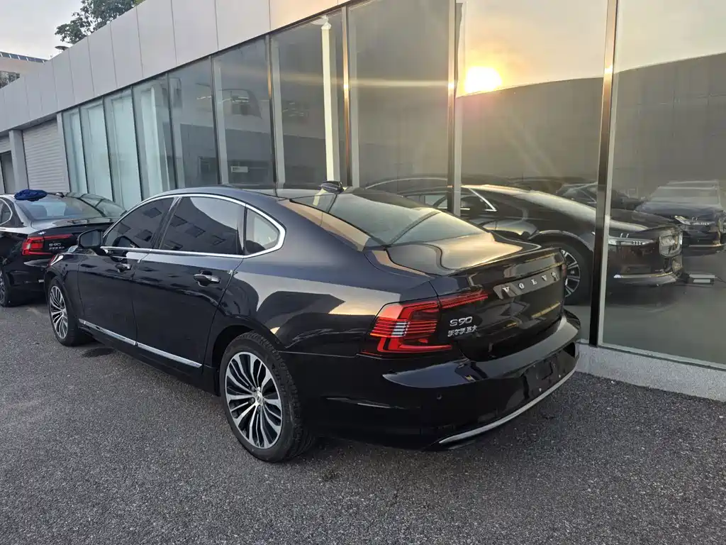 Volvo S90 — миниатюра 3