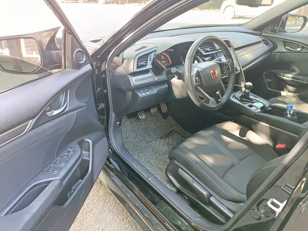 Honda Civic — миниатюра 8