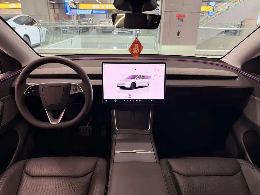 Tesla Model Y — миниатюра 8