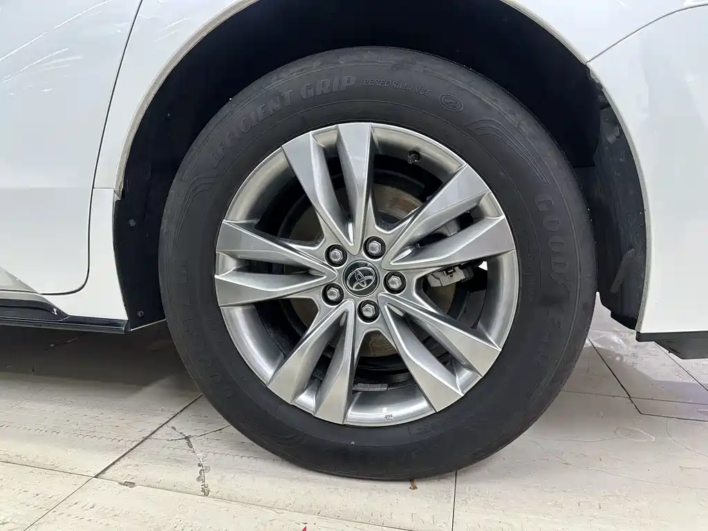 Toyota Sienna — миниатюра 21