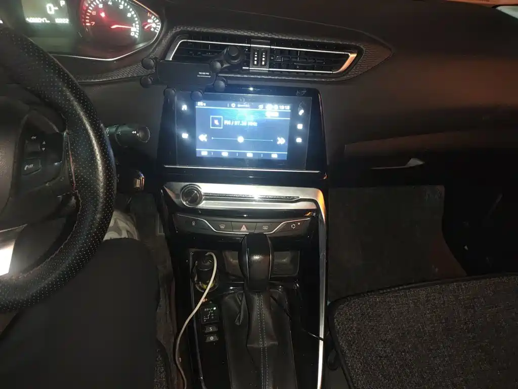 Peugeot 308 — миниатюра 14