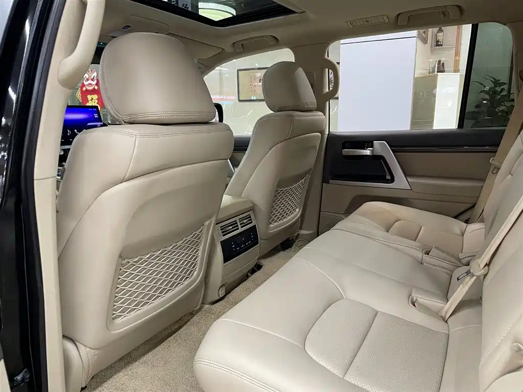 Toyota Land Cruiser 2021 5.7L