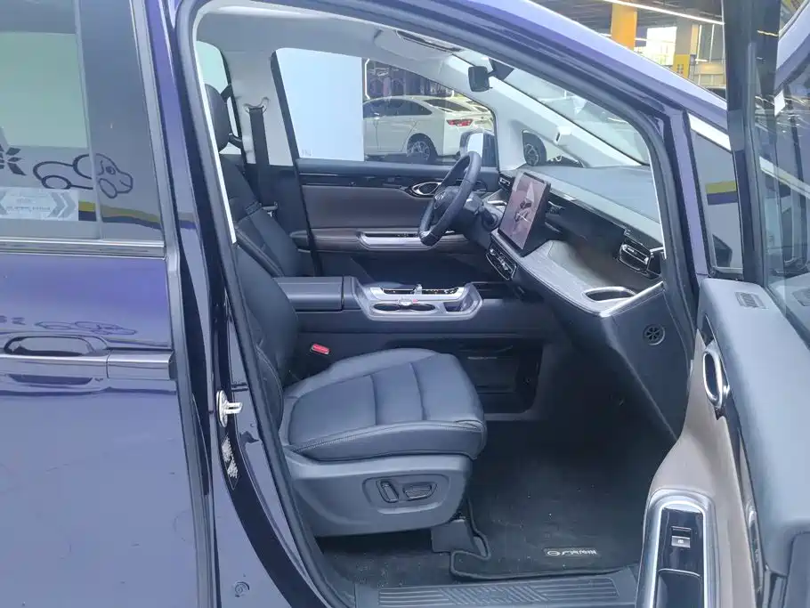 GAC Motor Trumpchi E8 PHEV — миниатюра 8