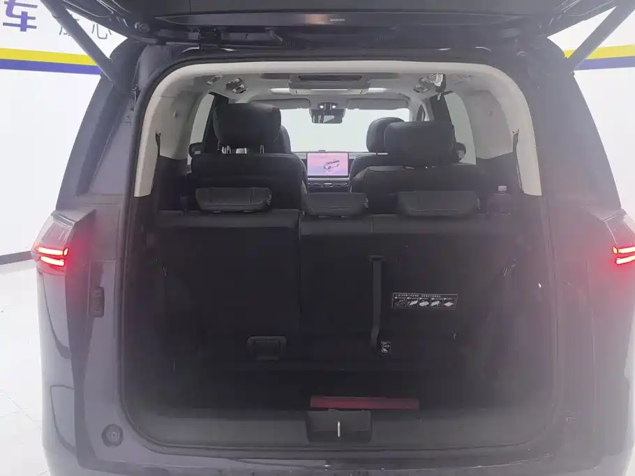 GAC Motor Trumpchi E8 PHEV — миниатюра 4