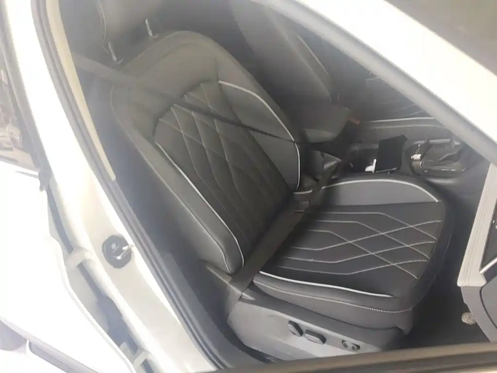 Volkswagen Tiguan L — миниатюра 25