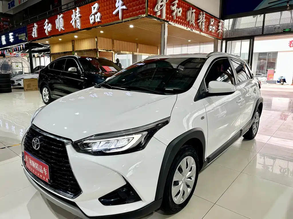 Toyota Yaris L 2021