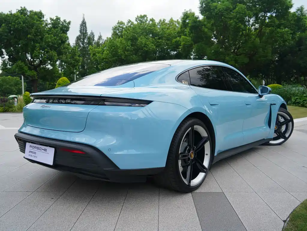 Porsche Taycan — миниатюра 17