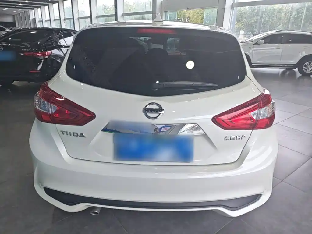 Nissan Tiida — миниатюра 6