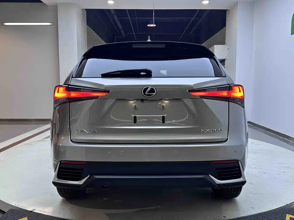 Lexus NX 2020 200 VI