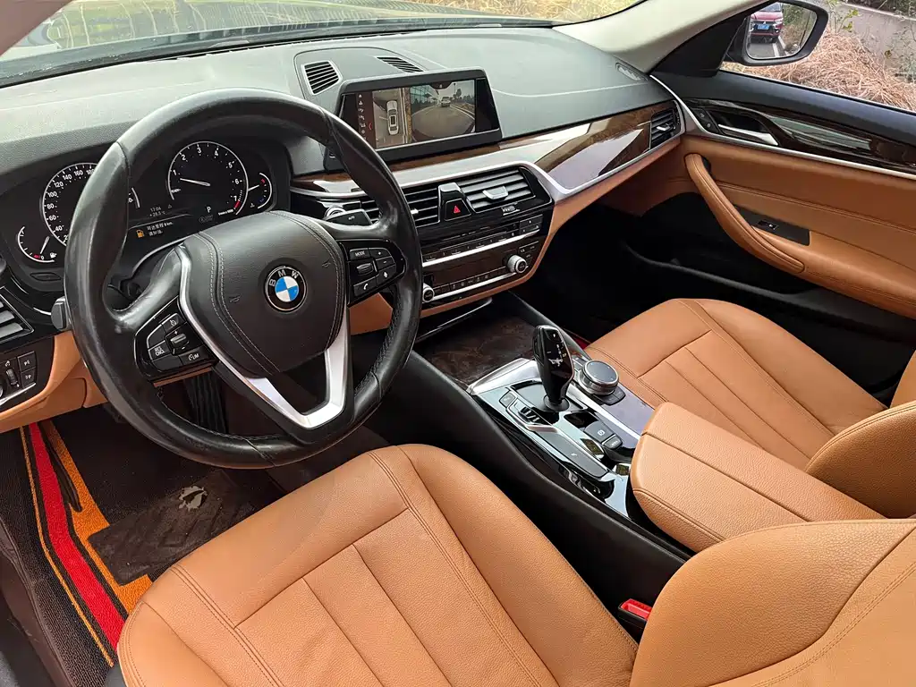 BMW 5 Series — миниатюра 9