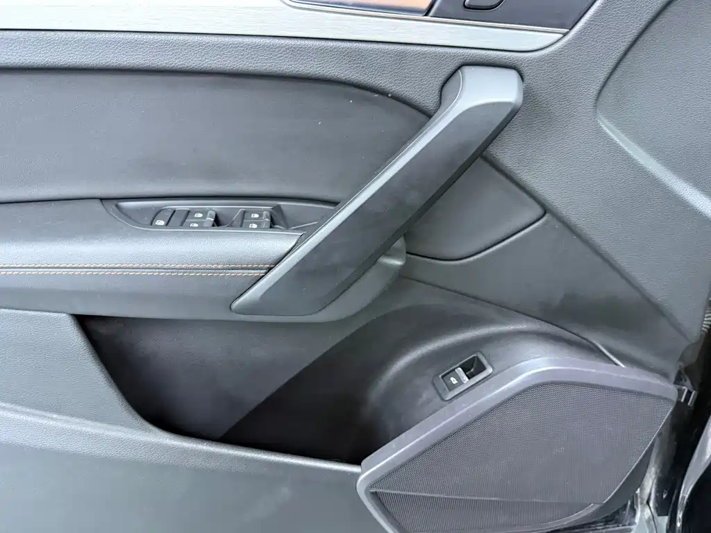 Audi Q5L — миниатюра 4