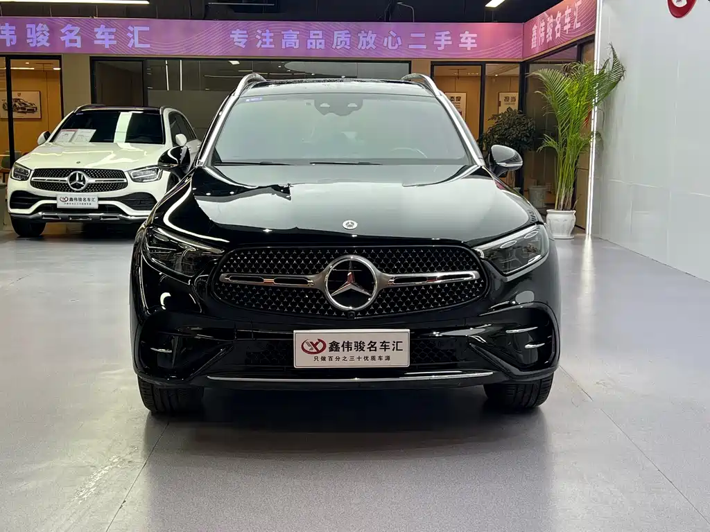Mercedes-Benz GLC 2023 GLC 260 L 4MATIC Luxury 5 мест