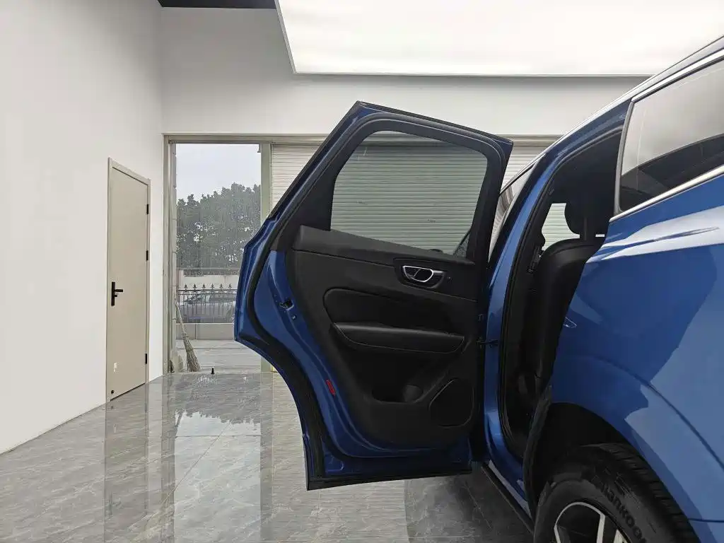Volvo XC60 — миниатюра 10