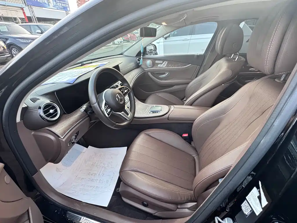 Mercedes-Benz E-Class — миниатюра 5