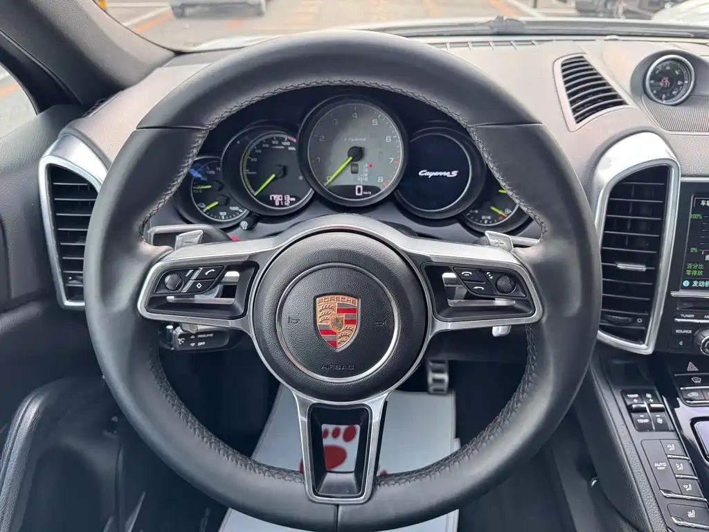 Porsche Cayenne Hybrid — миниатюра 15